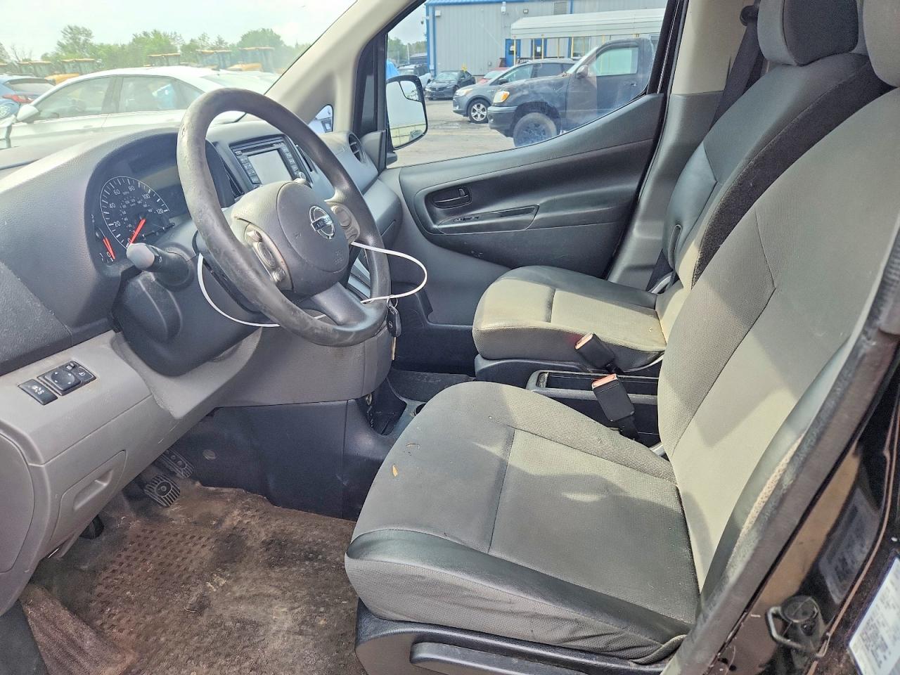 2017 NISSAN NV