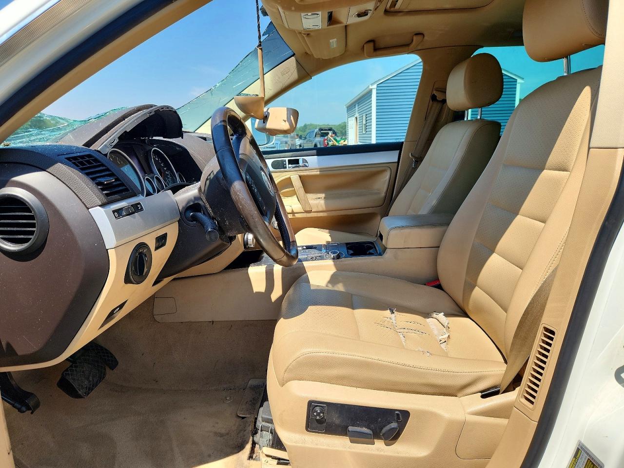 2008 VOLKSWAGEN TOUAREG
