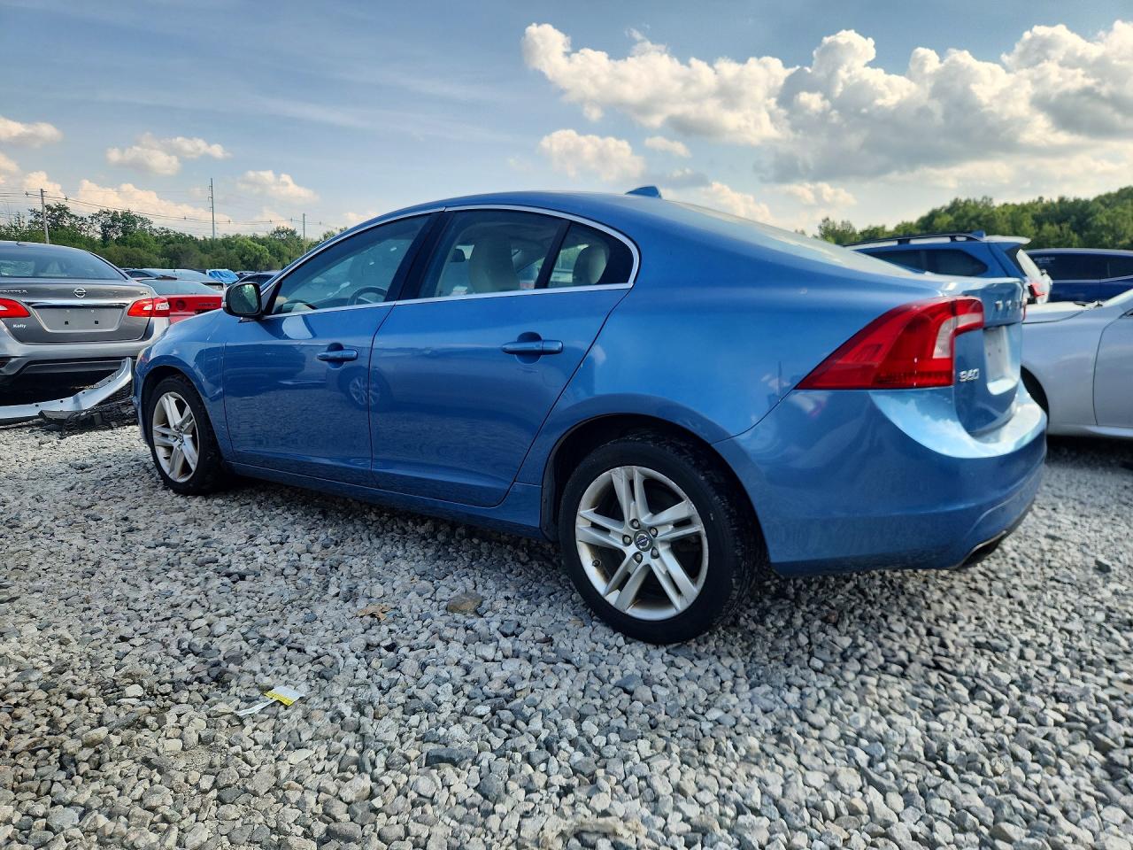 2015 VOLVO S60