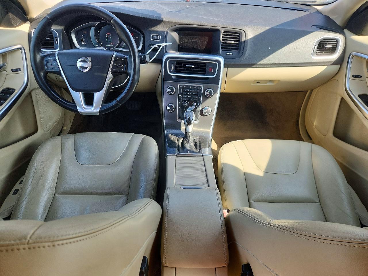 2015 VOLVO S60