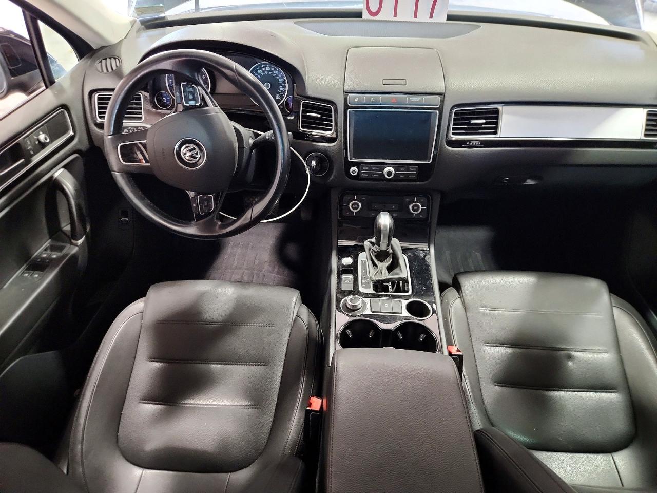 2016 VOLKSWAGEN TOUAREG