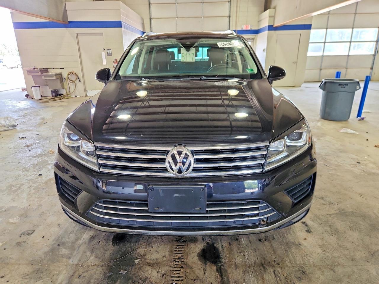 2016 VOLKSWAGEN TOUAREG