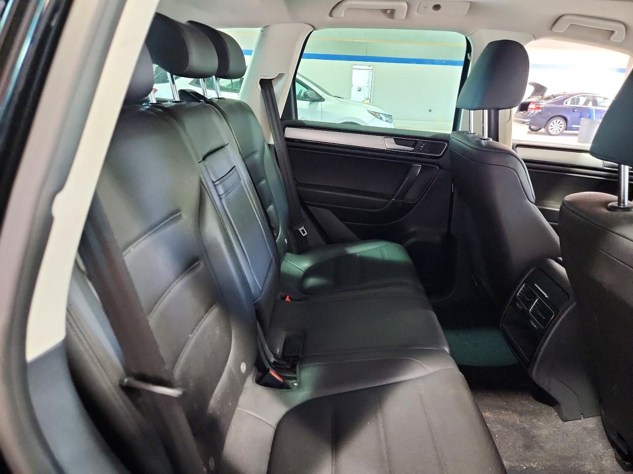 2016 VOLKSWAGEN TOUAREG