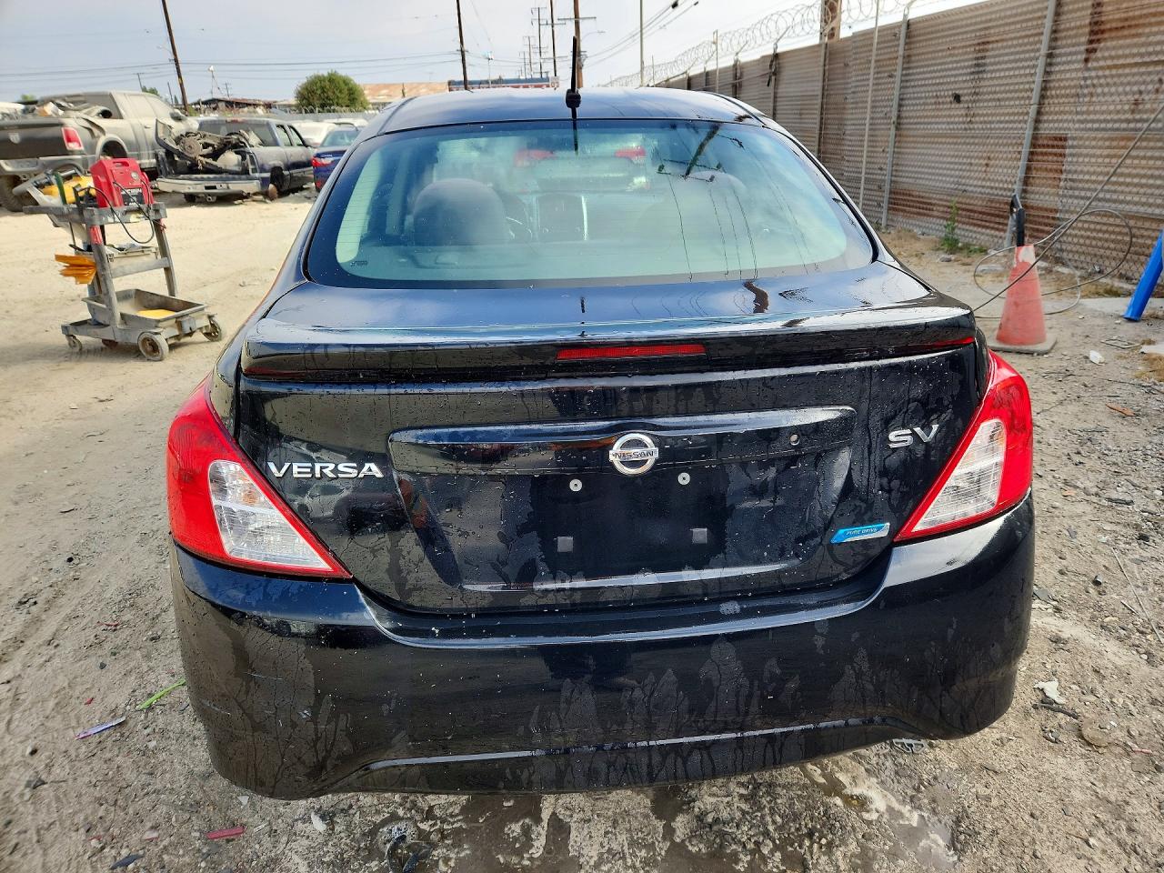 2016 NISSAN VERSA