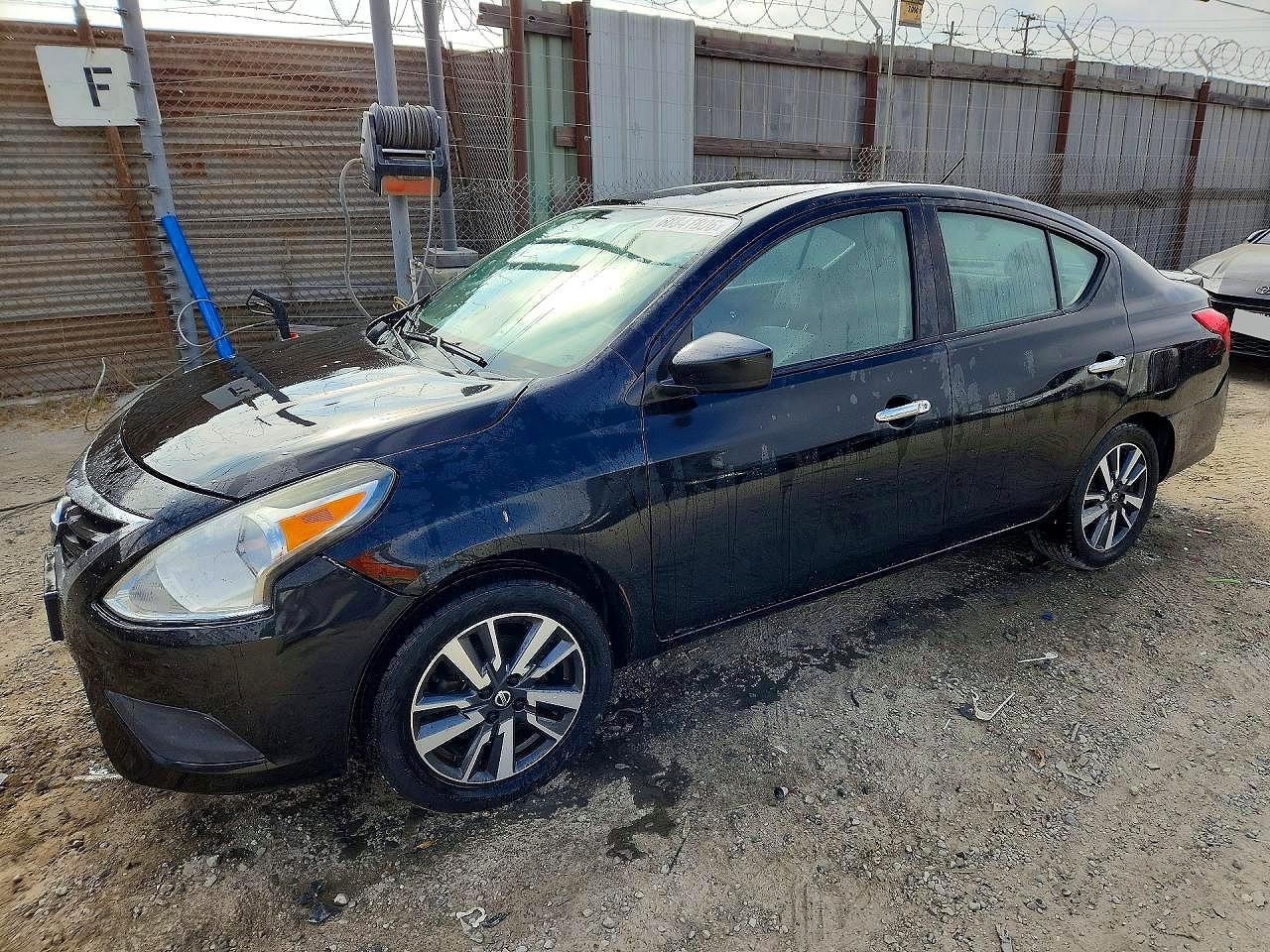 2016 NISSAN VERSA