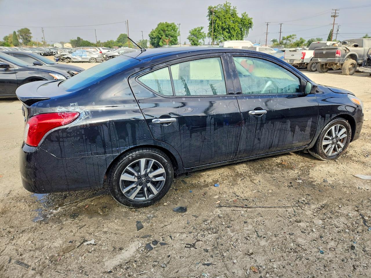 2016 NISSAN VERSA