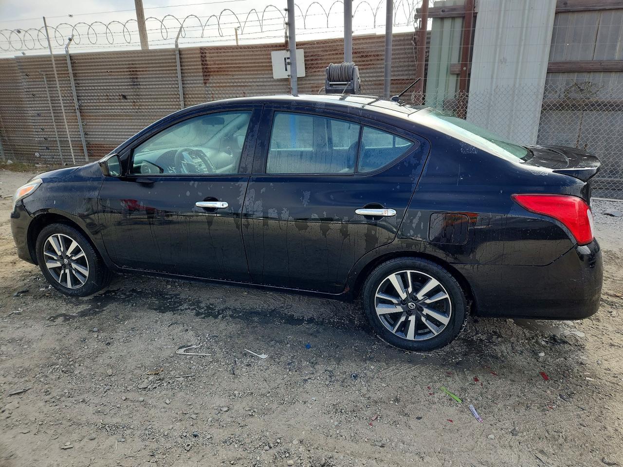 2016 NISSAN VERSA