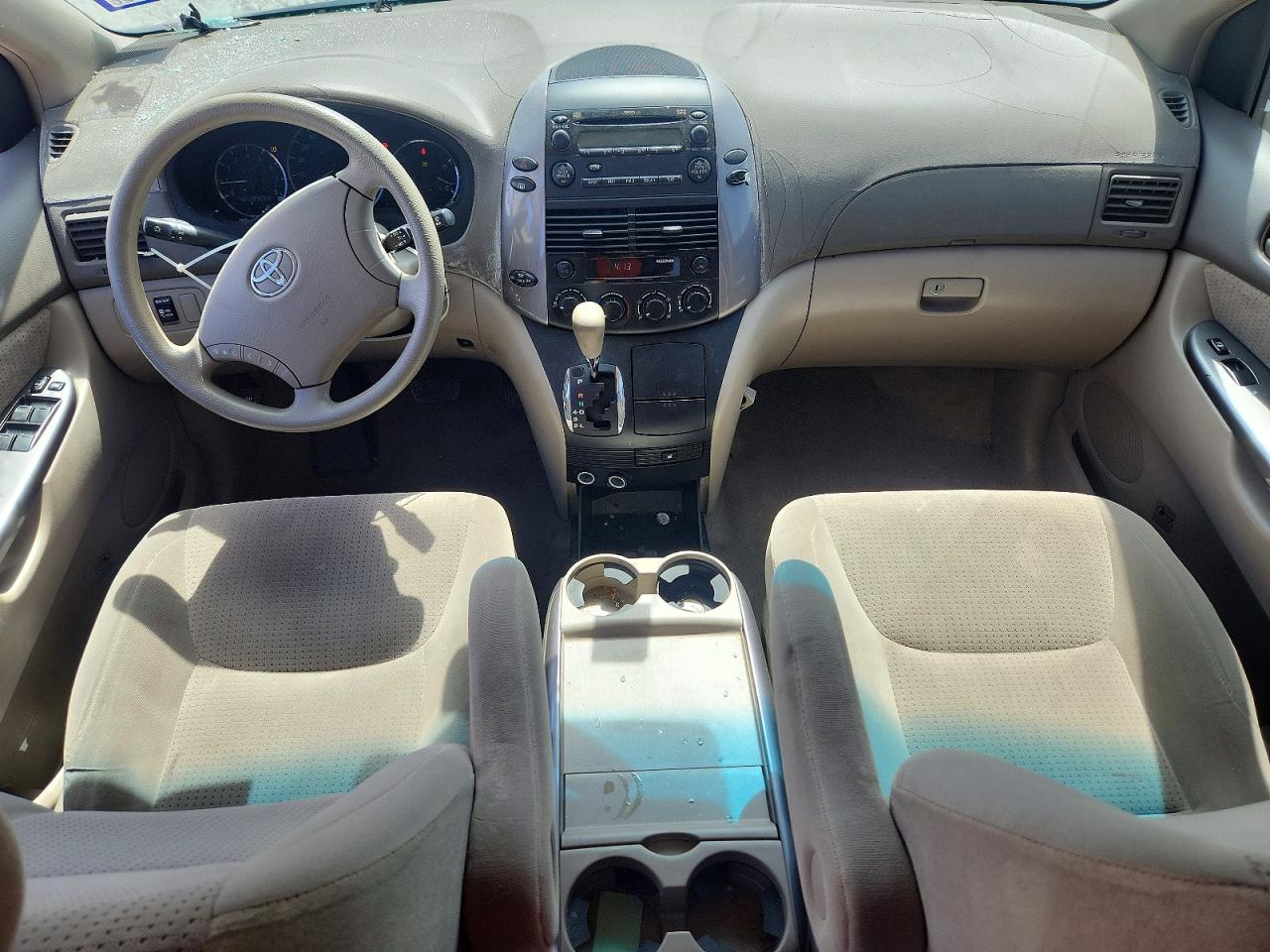 2010 TOYOTA SIENNA