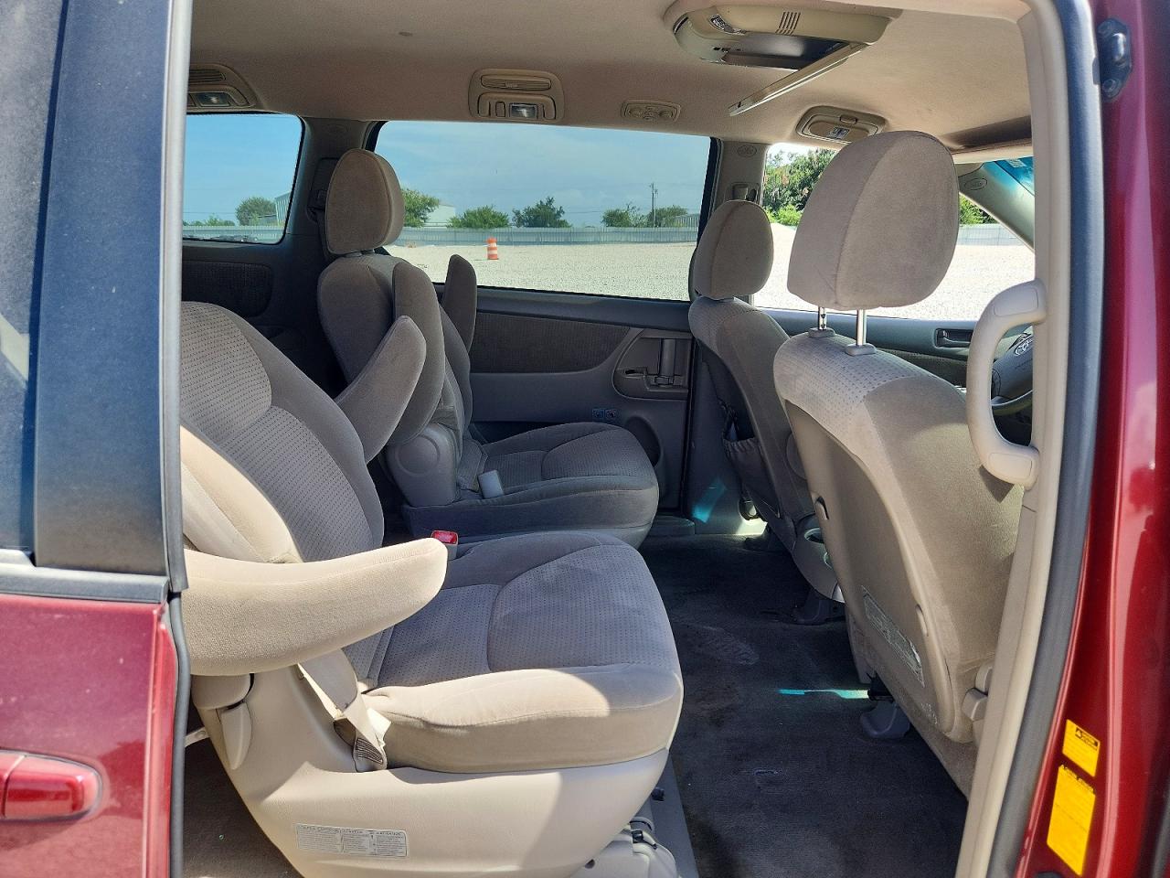 2010 TOYOTA SIENNA