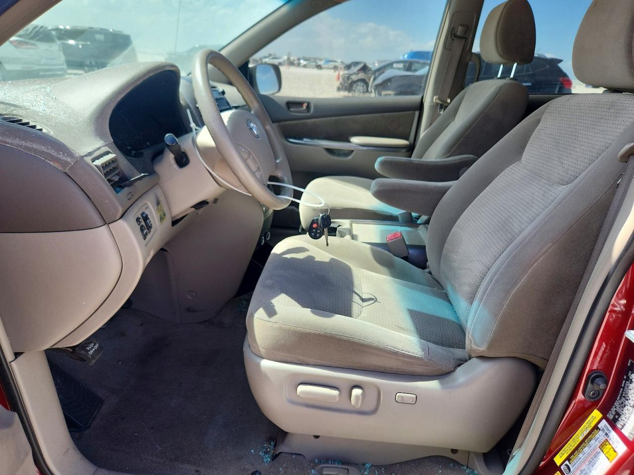 2010 TOYOTA SIENNA