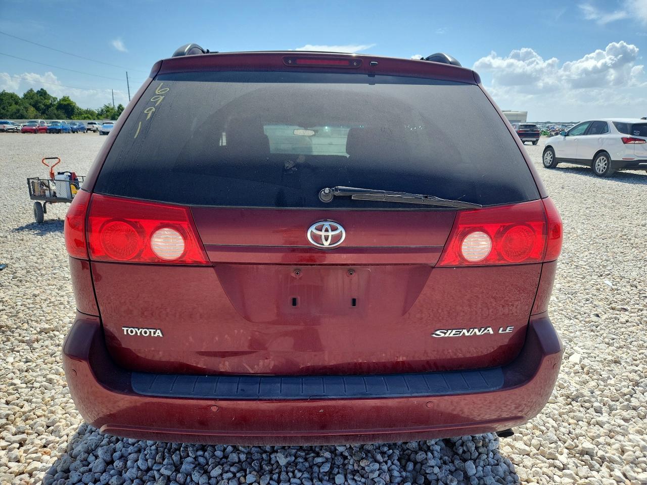 2010 TOYOTA SIENNA