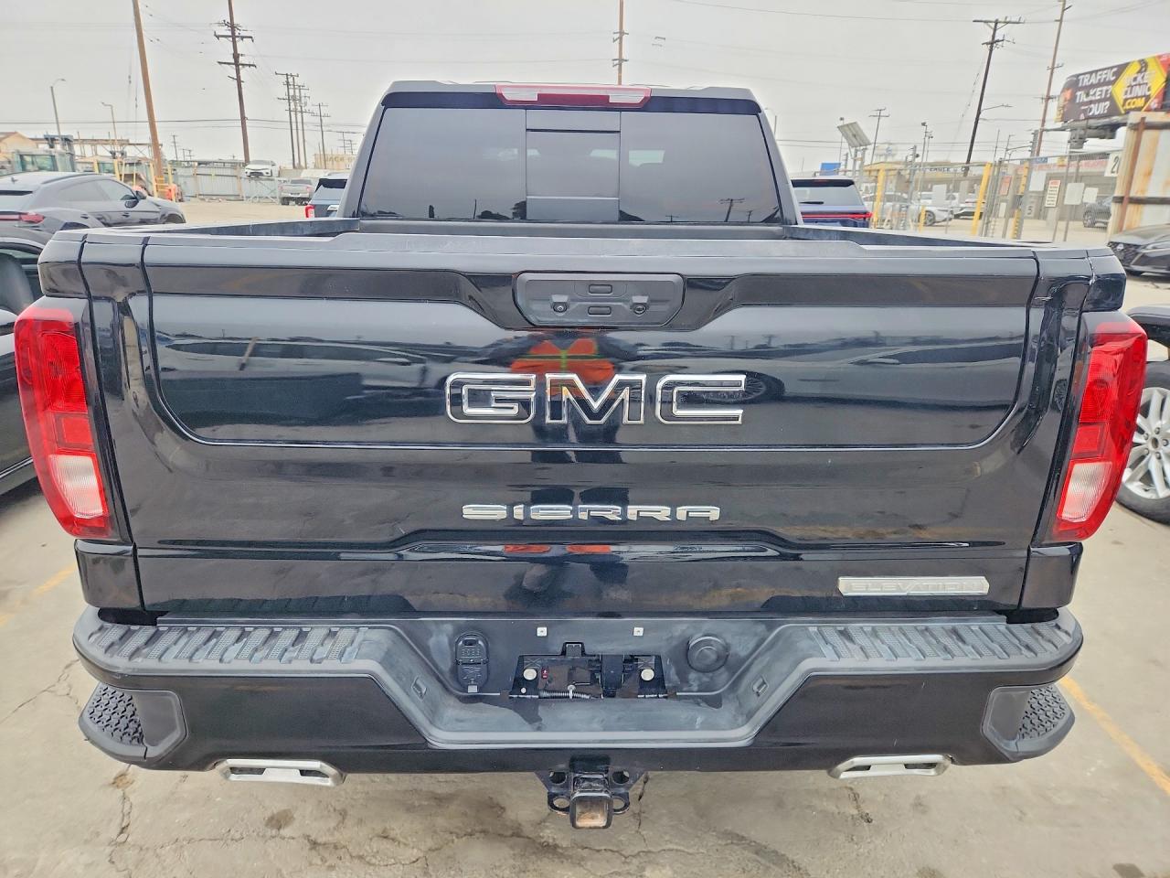 2023 GMC SIERRA
