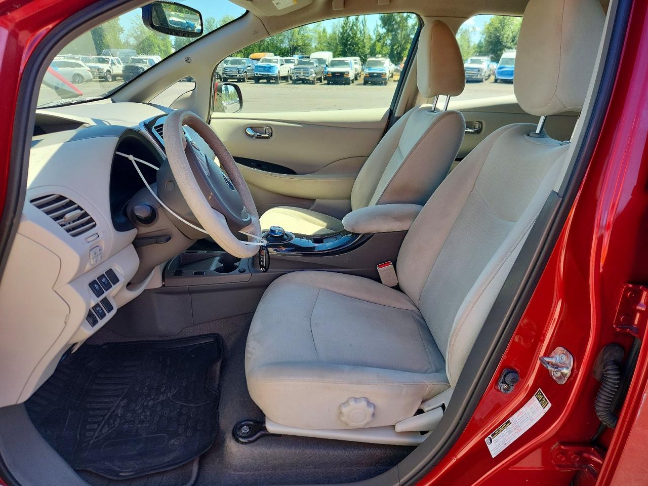 2011 NISSAN LEAF