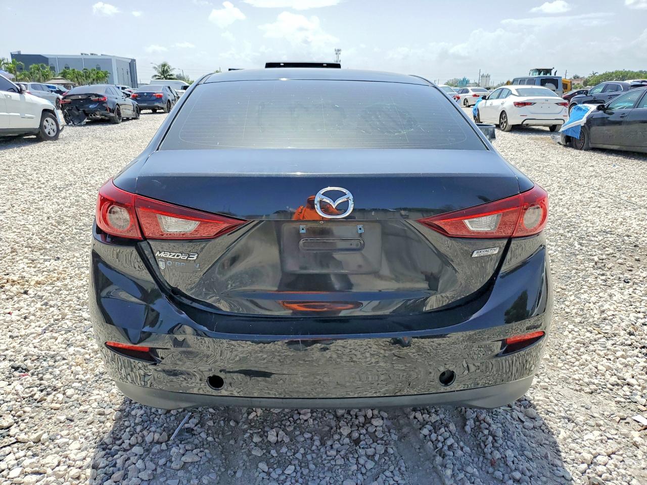 2018 MAZDA 3