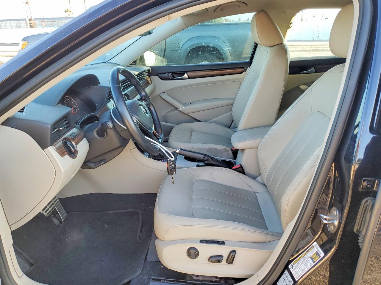 2020 VOLKSWAGEN PASSAT