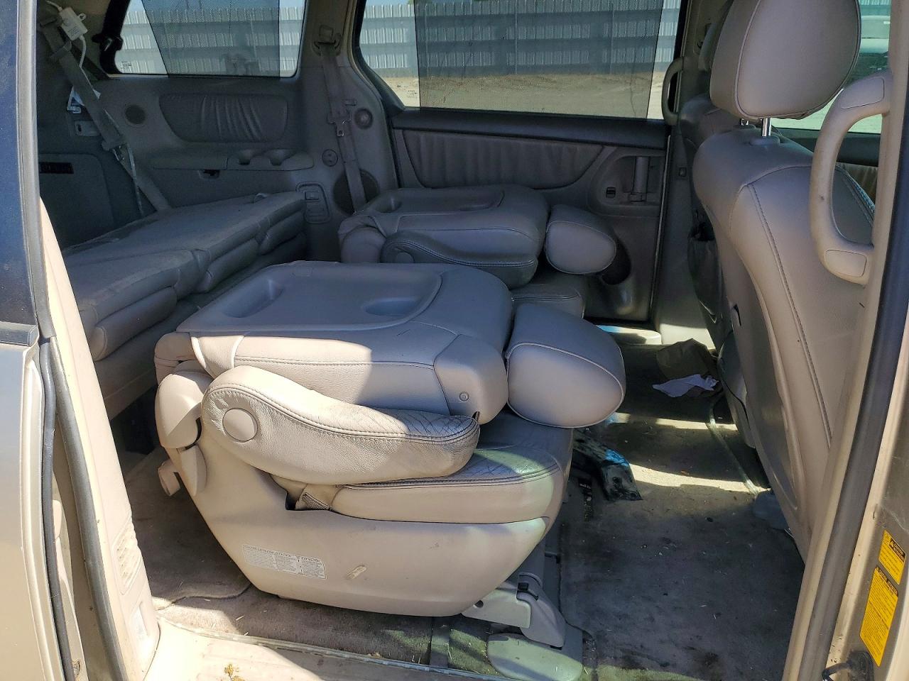 2005 TOYOTA SIENNA