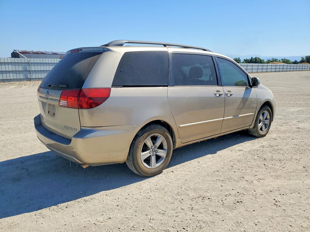 2005 TOYOTA SIENNA