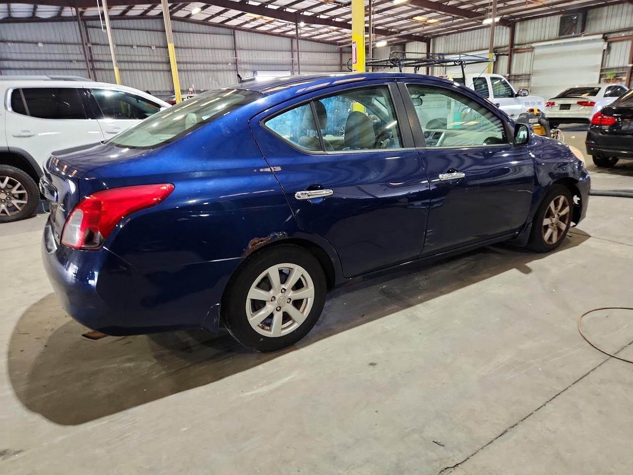 2012 NISSAN VERSA