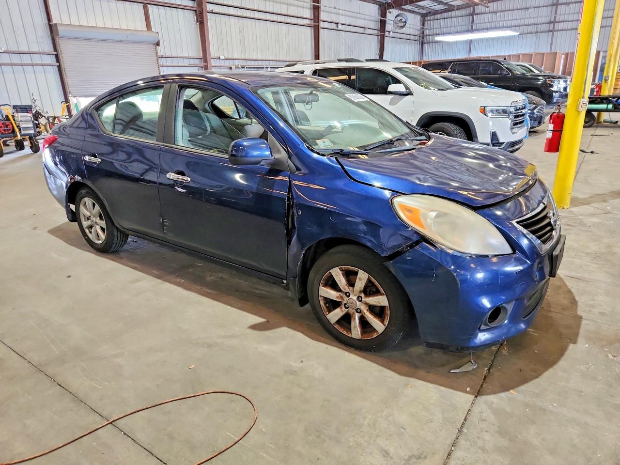 2012 NISSAN VERSA