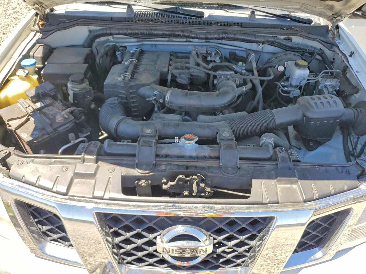 2015 NISSAN FRONTIER