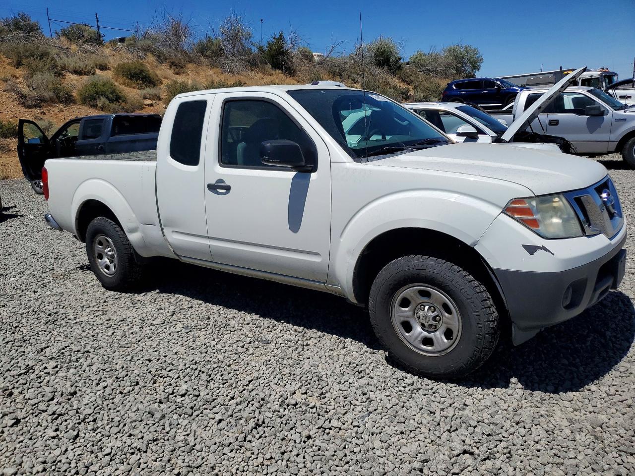 2015 NISSAN FRONTIER