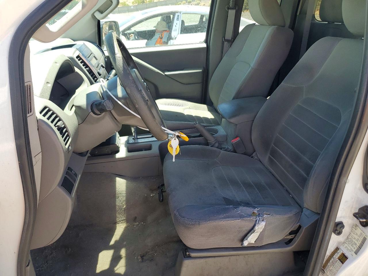 2015 NISSAN FRONTIER