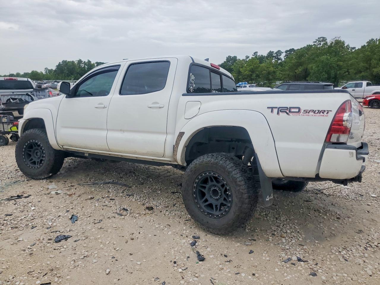 2015 TOYOTA TACOMA