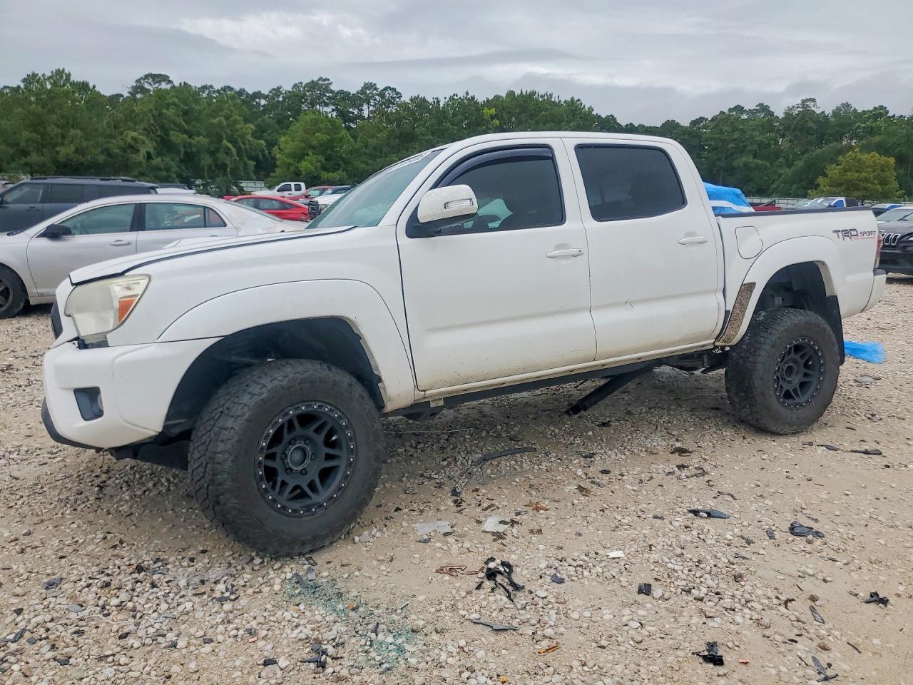 2015 TOYOTA TACOMA