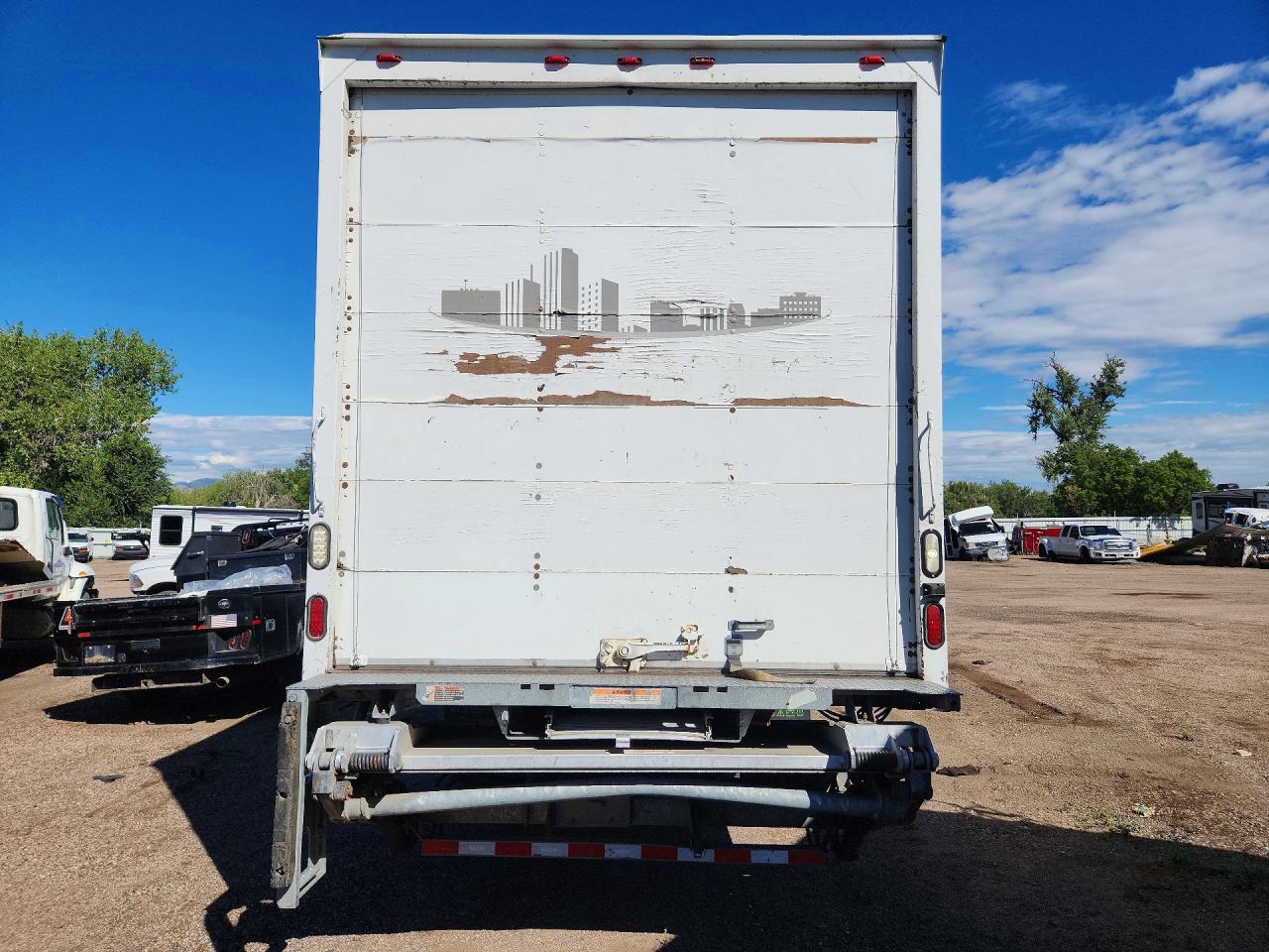 2014 FRHT - FREIGHTLINER M2 106 MED