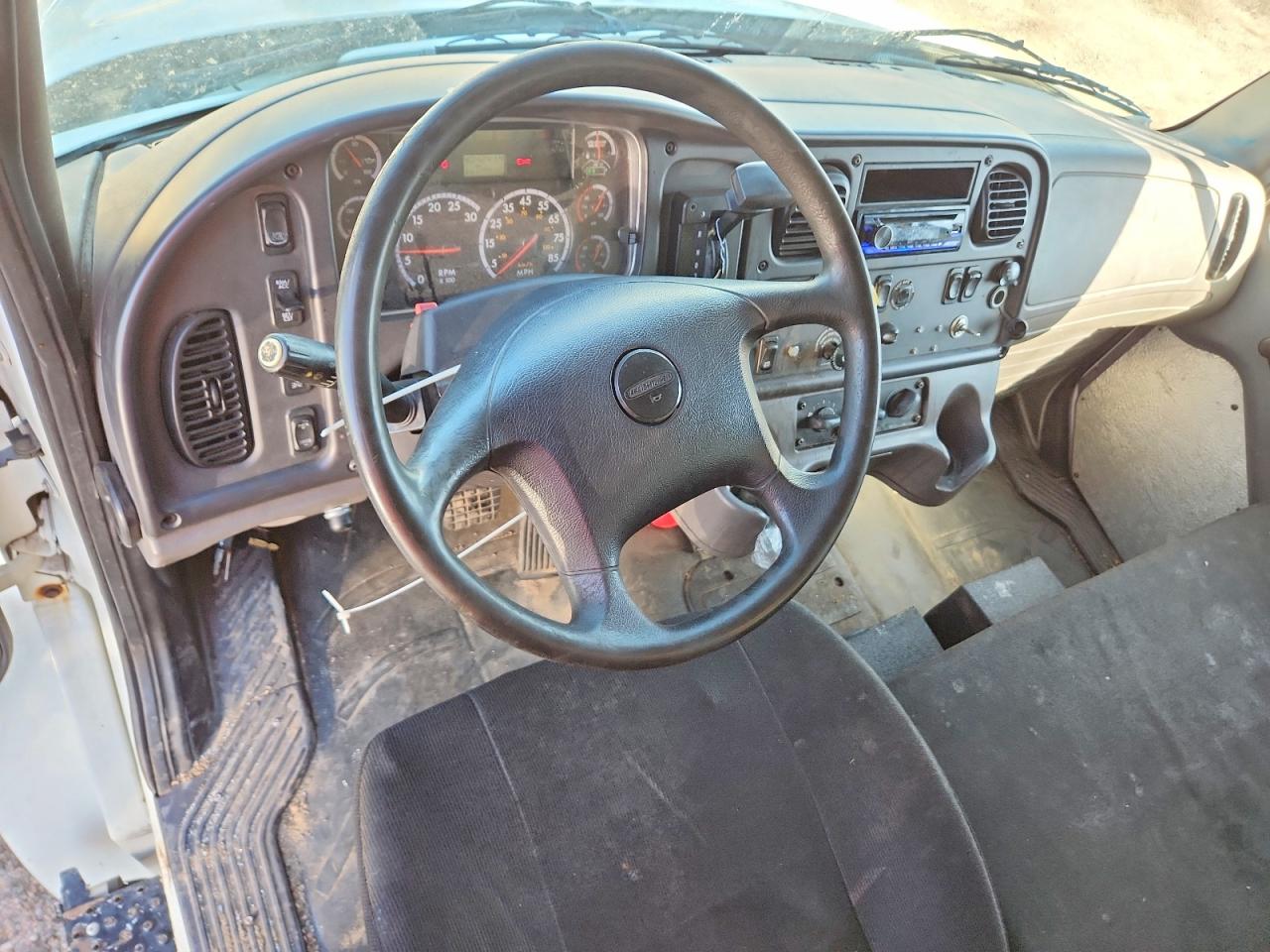 2014 FRHT - FREIGHTLINER M2 106 MED