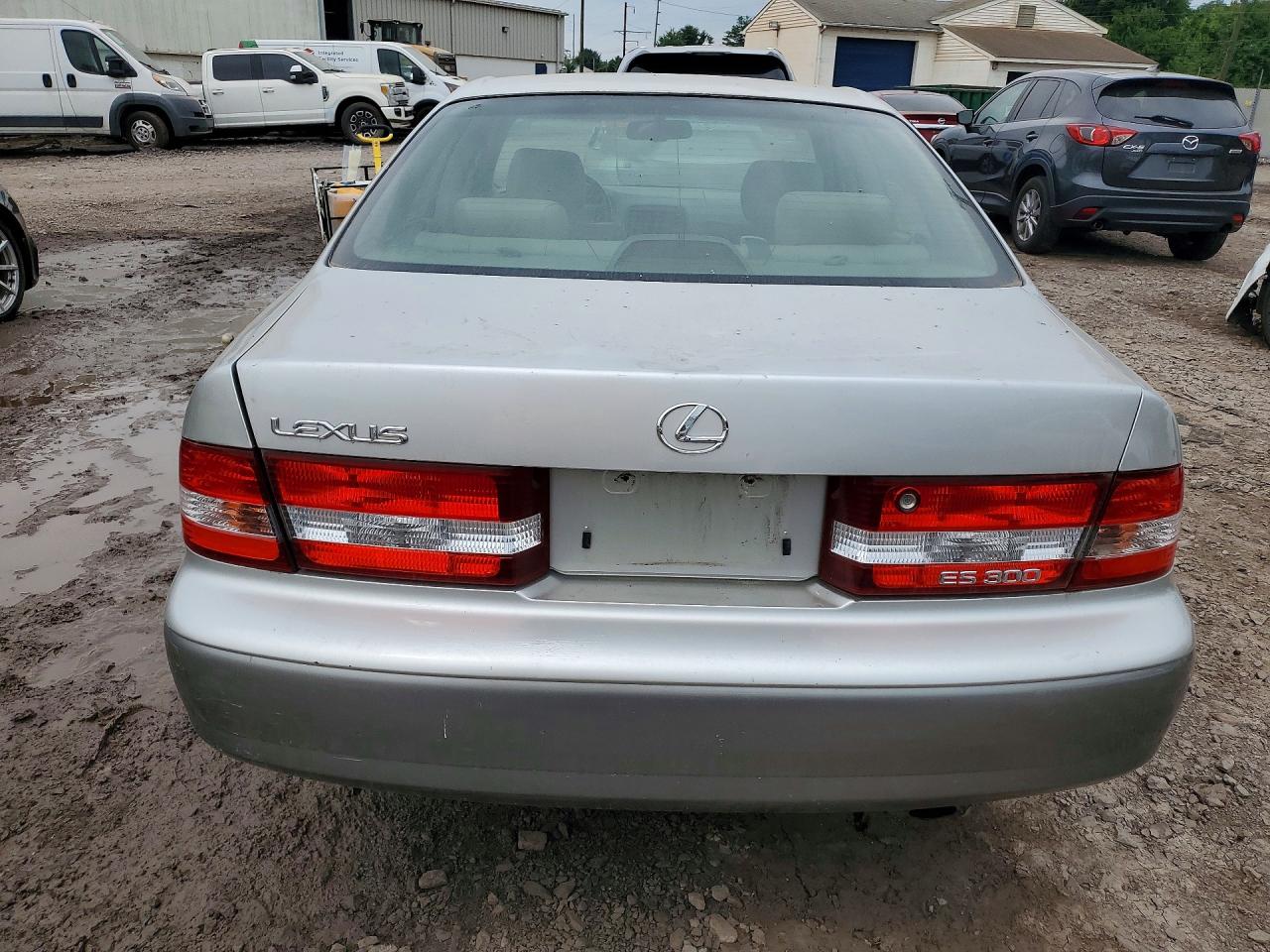 2001 LEXUS ES300