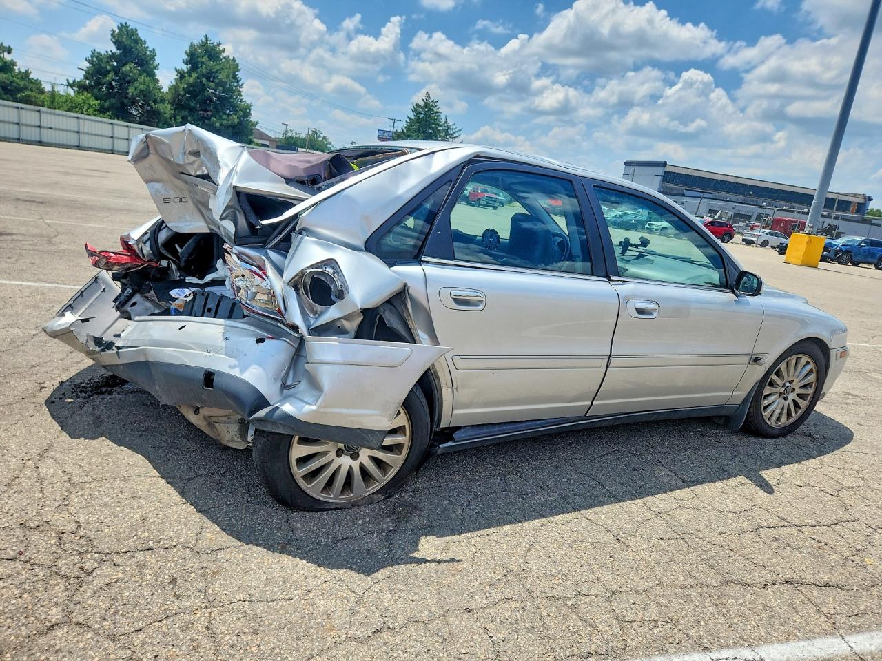 2004 VOLVO S80