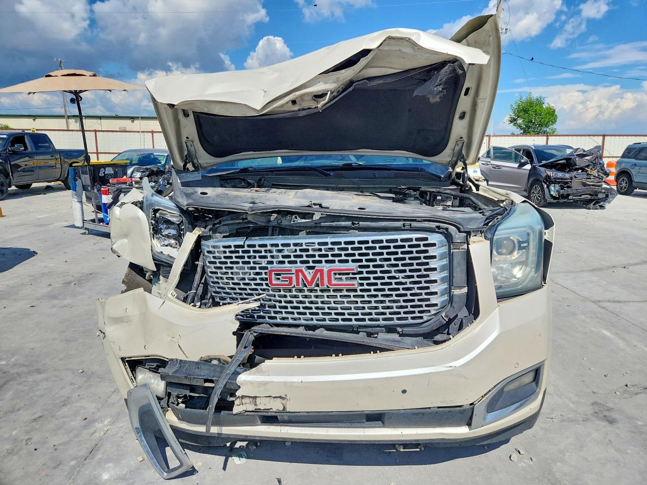 2015 GMC YUKON