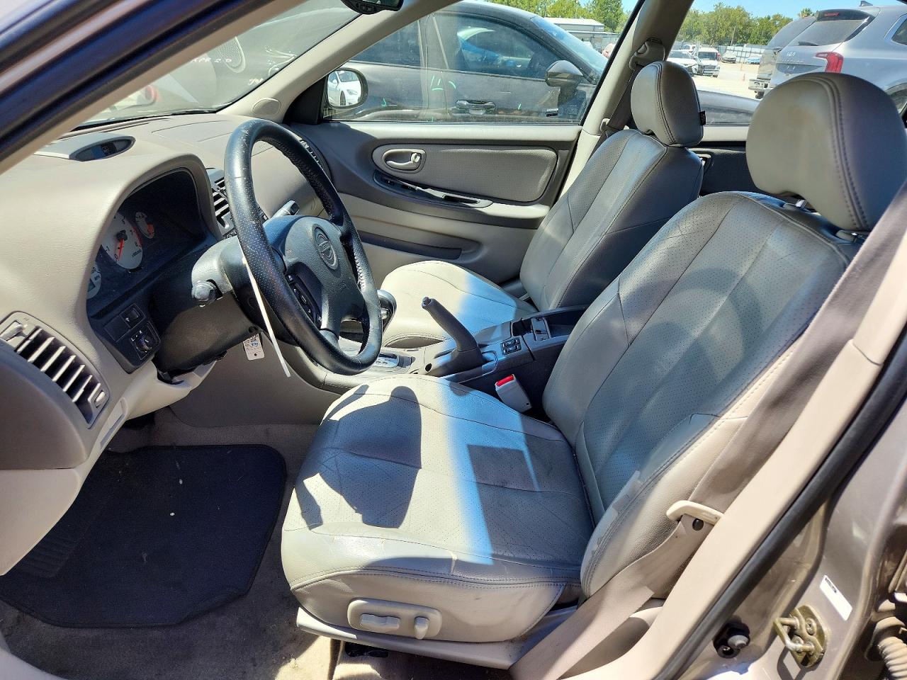 2001 NISSAN MAXIMA