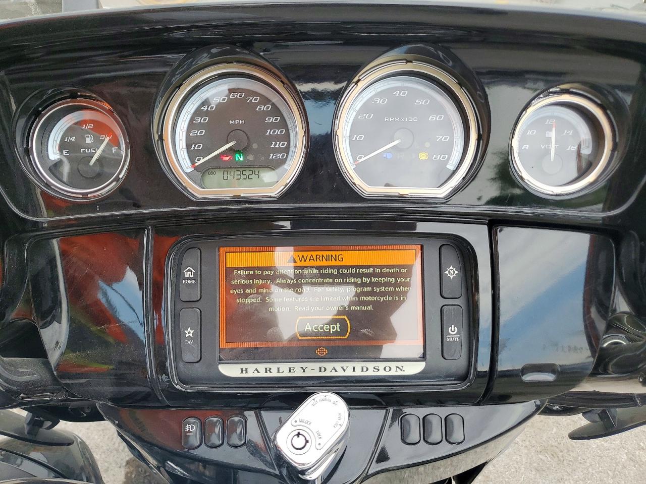 2014 HARLEY-DAVIDSON FL