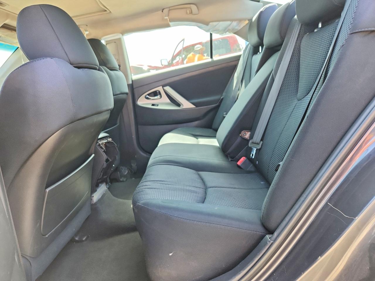 2011 TOYOTA CAMRY