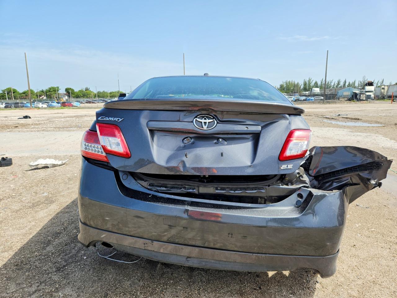 2011 TOYOTA CAMRY