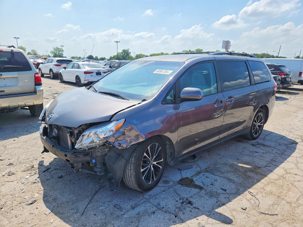 2013 TOYOTA SIENNA