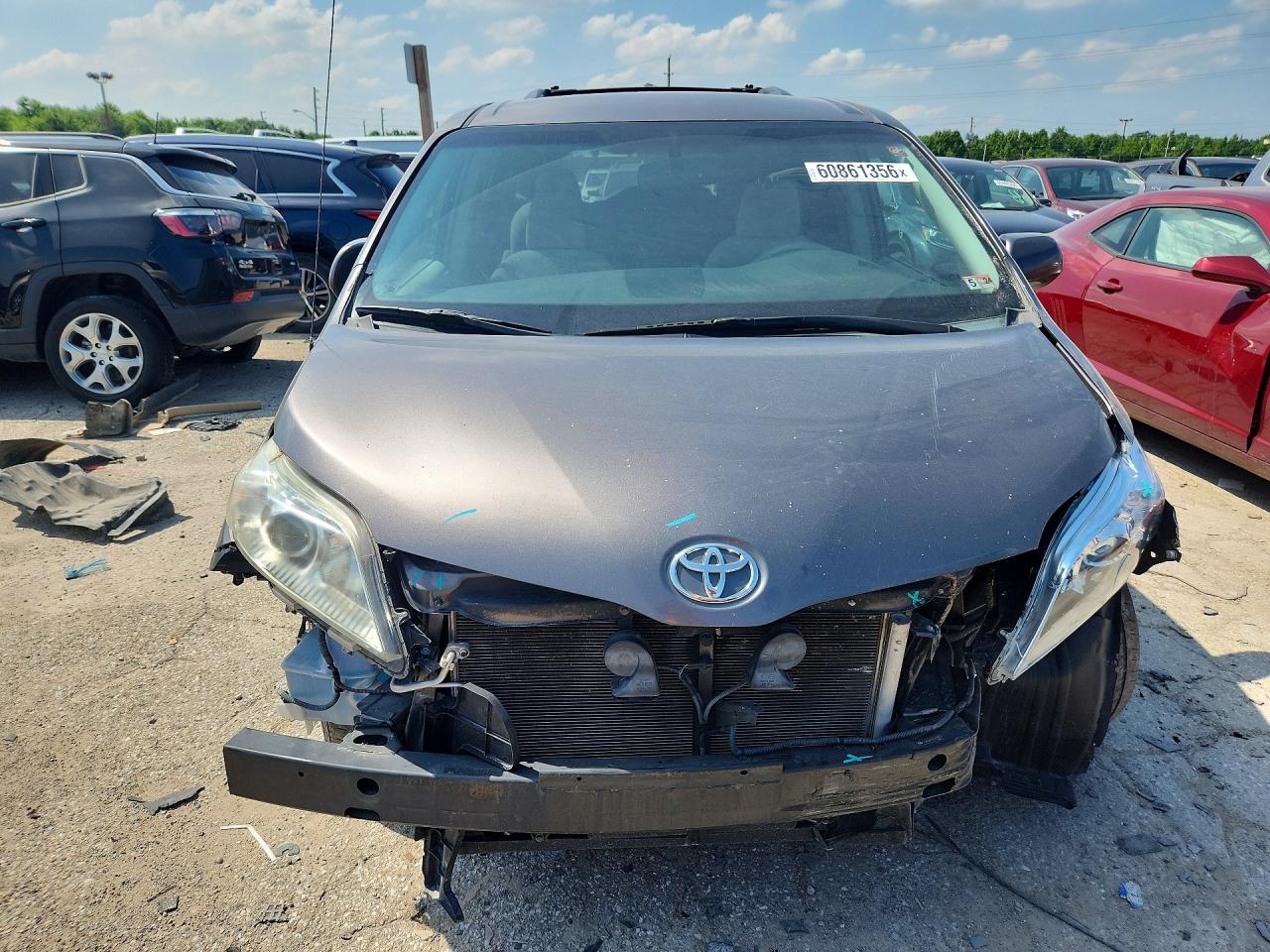 2013 TOYOTA SIENNA