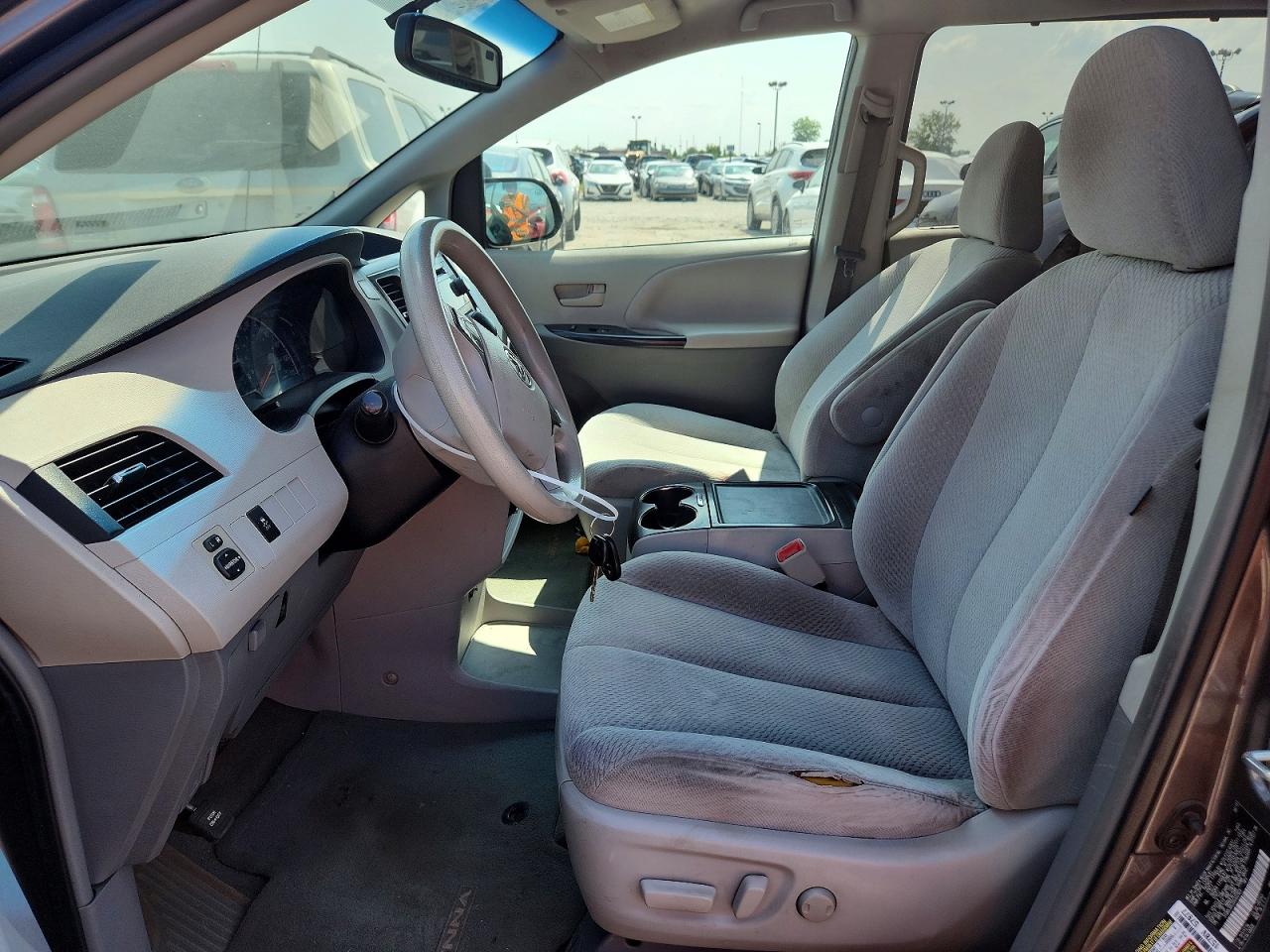 2013 TOYOTA SIENNA