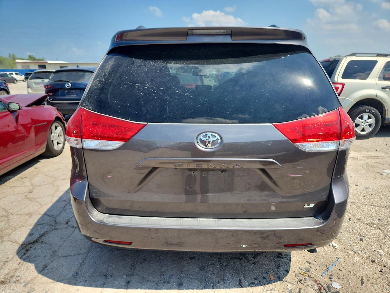 2013 TOYOTA SIENNA