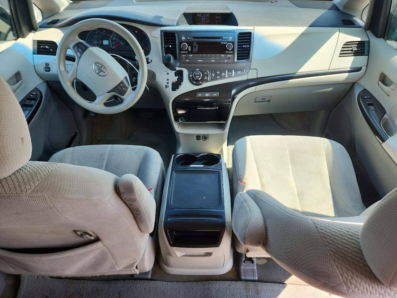 2013 TOYOTA SIENNA