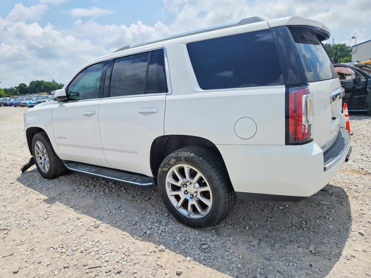 2017 GMC YUKON