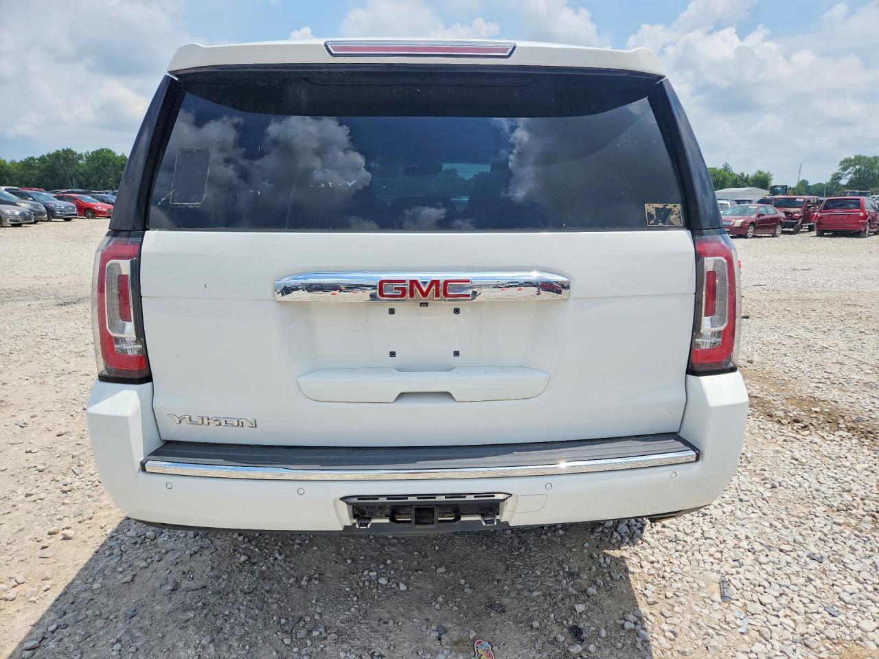 2017 GMC YUKON