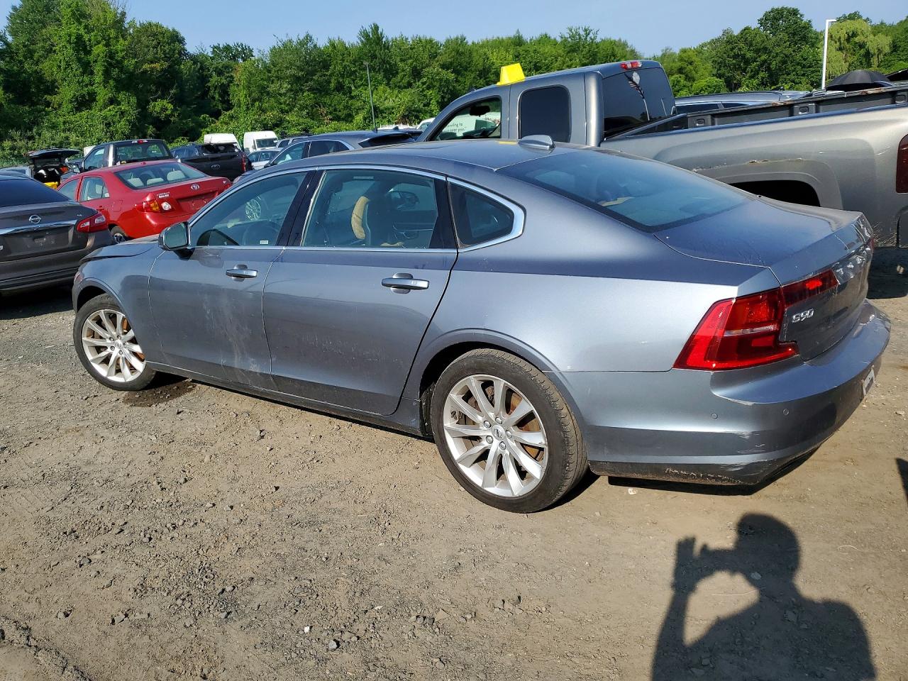 2018 VOLVO S90