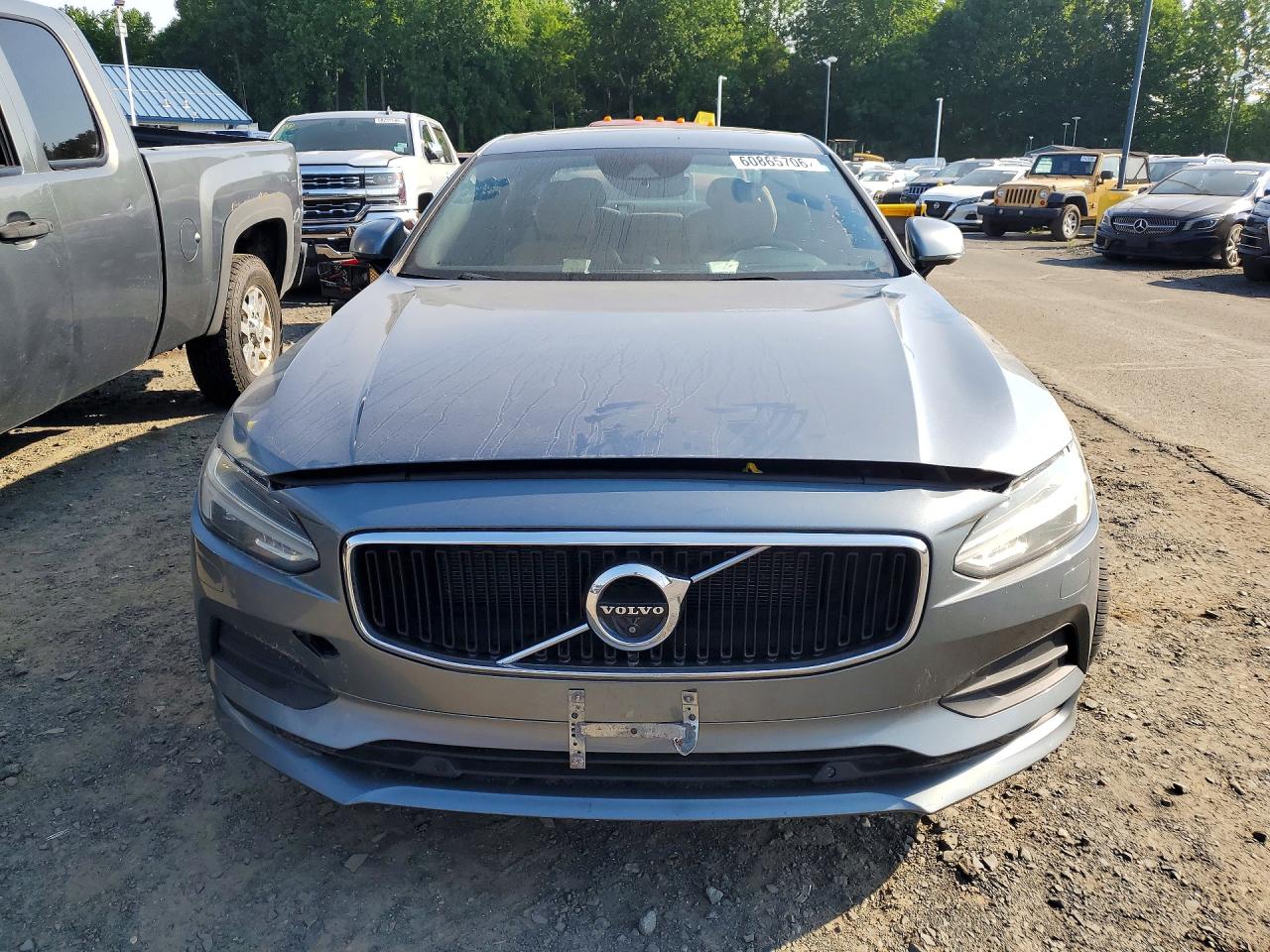 2018 VOLVO S90