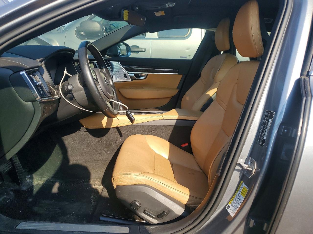 2018 VOLVO S90