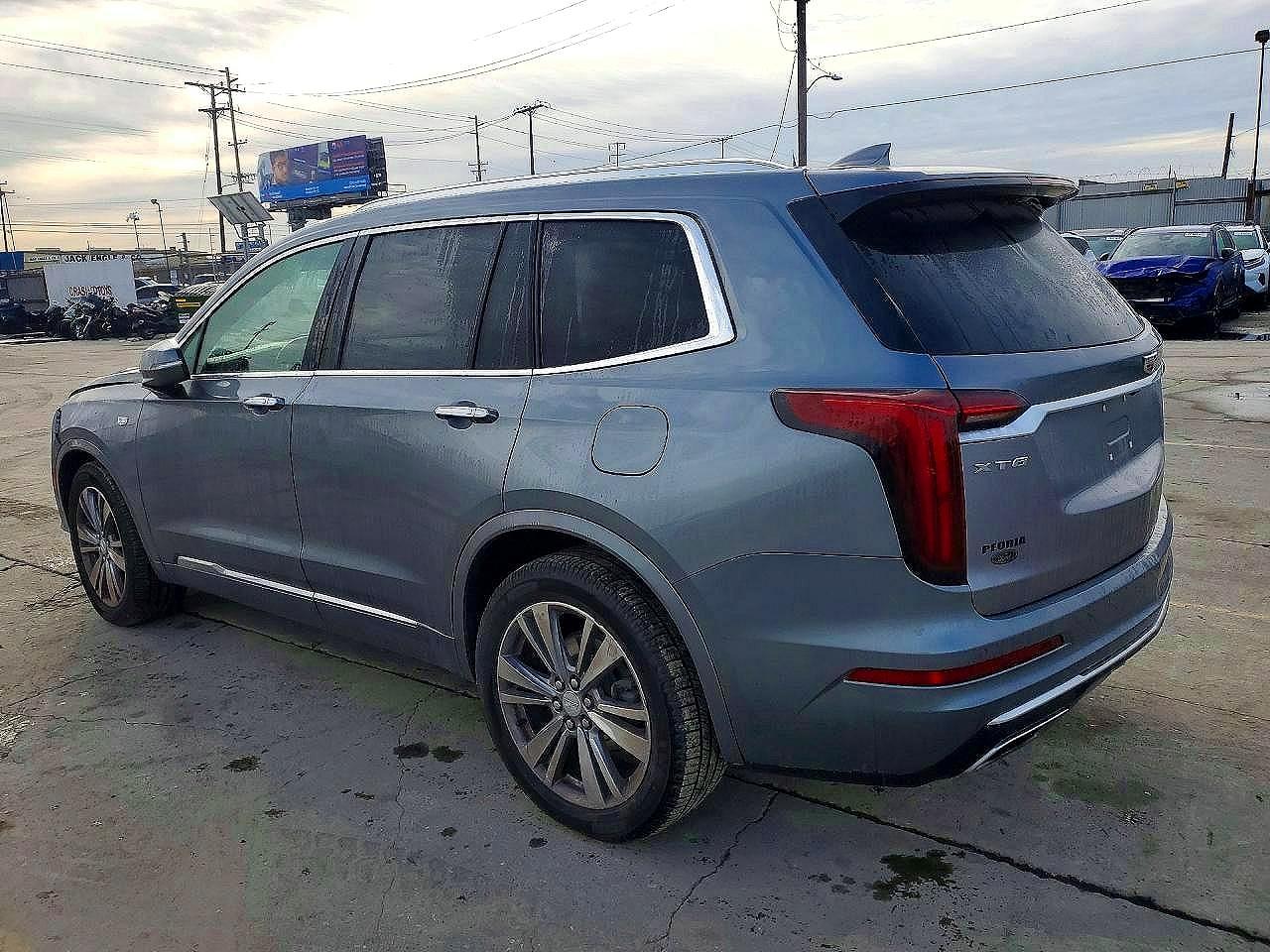 2022 CADILLAC XT6