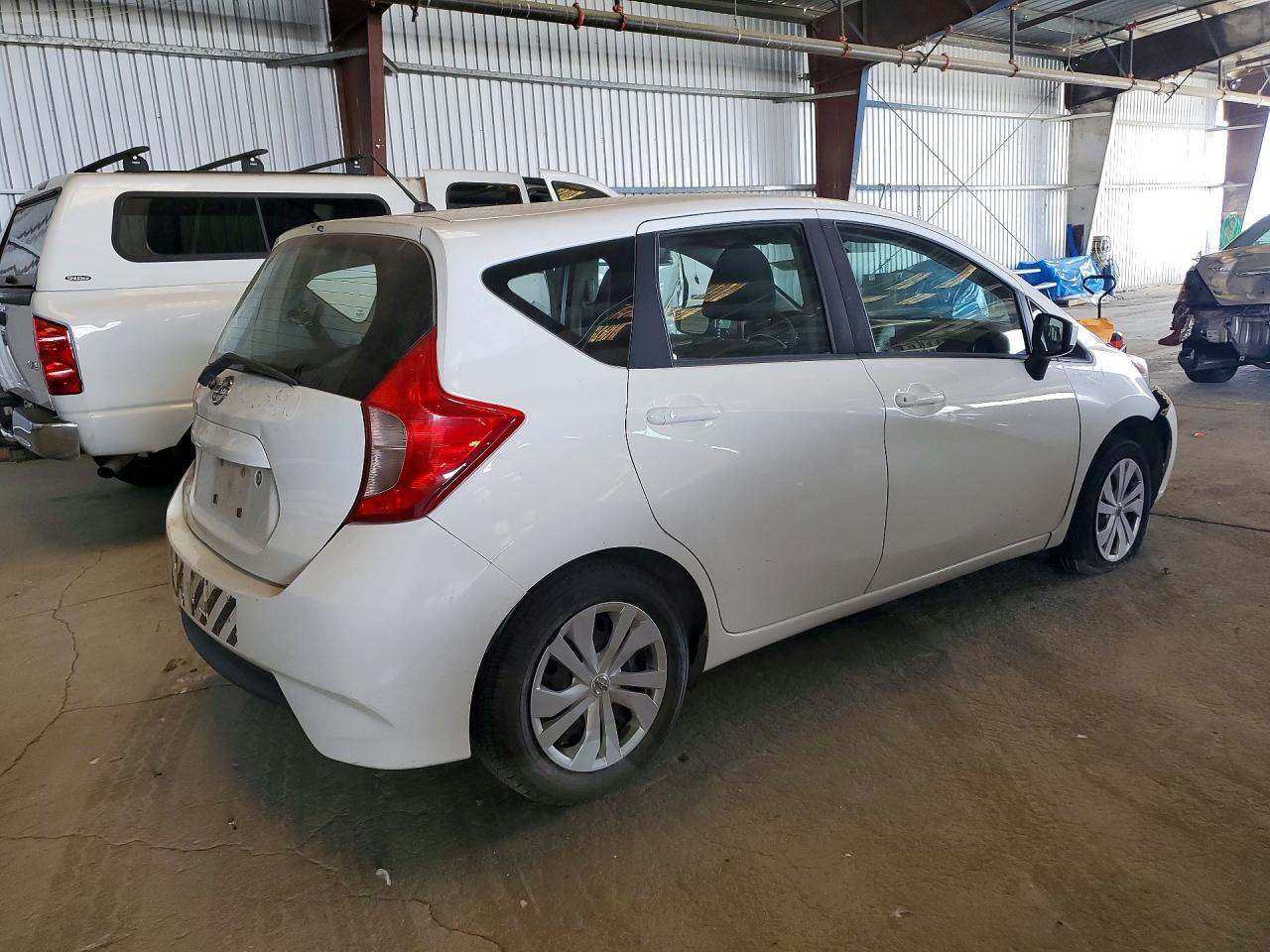 2017 NISSAN VERSA