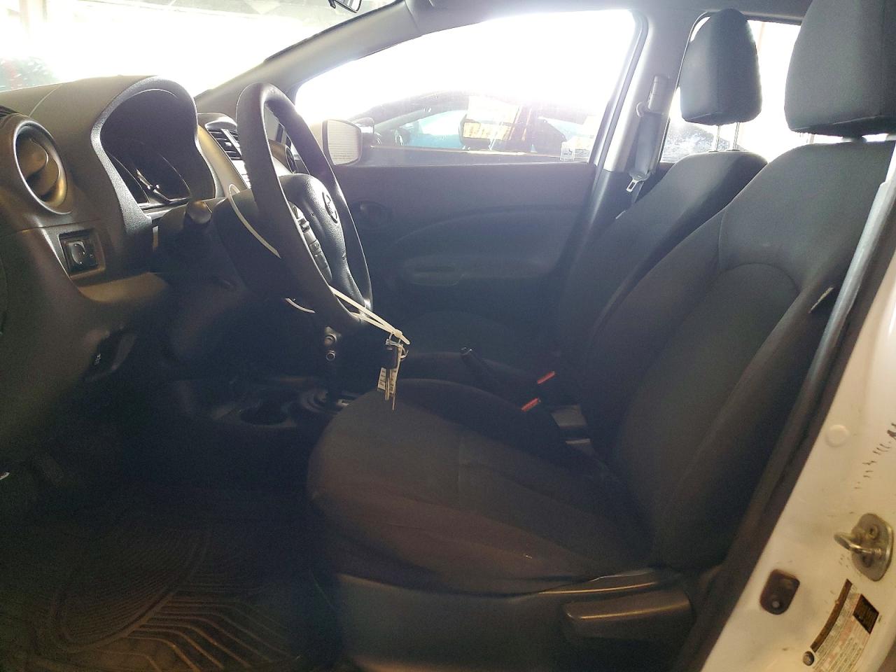 2017 NISSAN VERSA